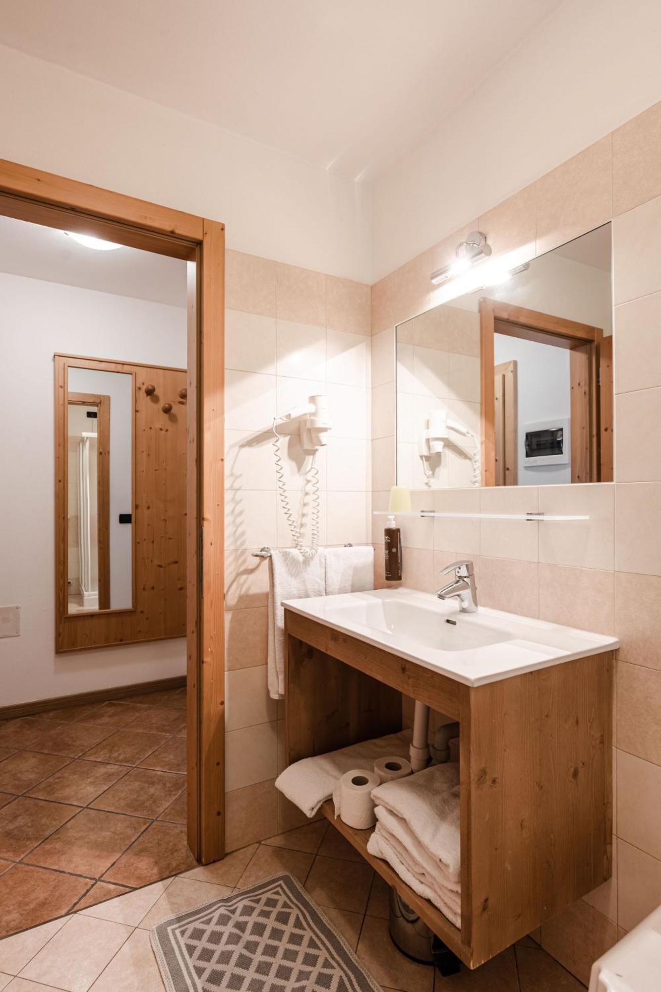 Gaia Residence Hotel Медзана Екстериор снимка